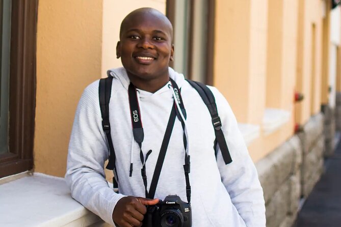 1 Hour Cape Town City Center Photoshoot Experience - Posing help for solo visitors, couples, and families