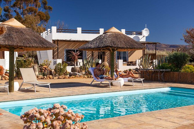 2 Day Inverdoorn Luxury Safari - Sunrise safari at 06:00 or 07:00