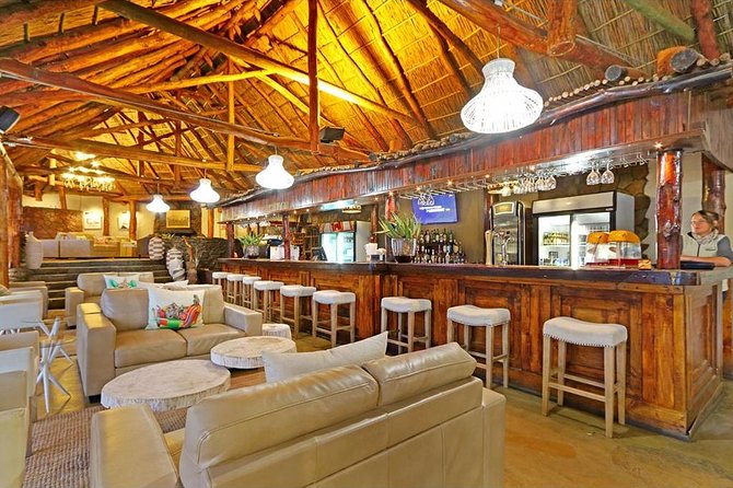 3 Day Luxury Aquila Private Game Reserve - Day one: from DHL Stadium to the first safari