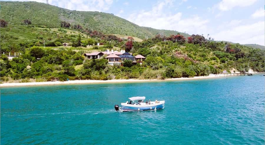 75 Minute Knysna Lagoon Charter - A vintage boat with a relaxed character