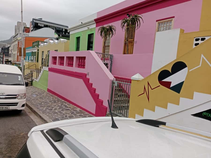 A private Hiking Tour to Lion's Head, Sign Hill, and Bo-kaap - Why this Cape Town combination works