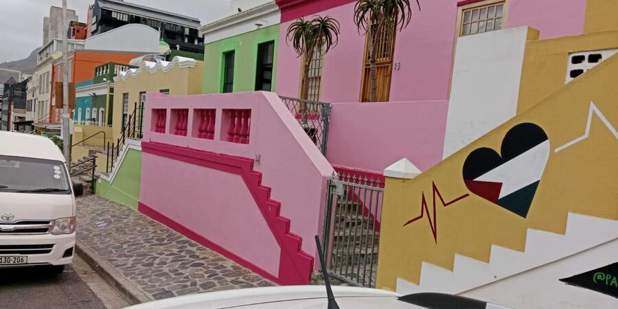 A private Hiking Tour to Lion's Head, Sign Hill, and Bo-kaap - Who should book this tour?