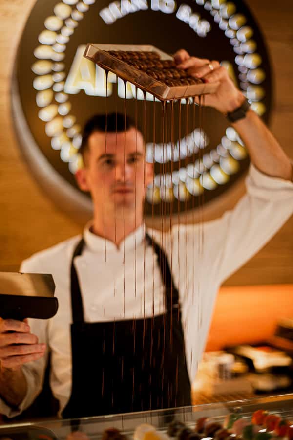 AFRIKOA Bean-to-Bar Chocolate Experience - Conching and tempering: the finishing work