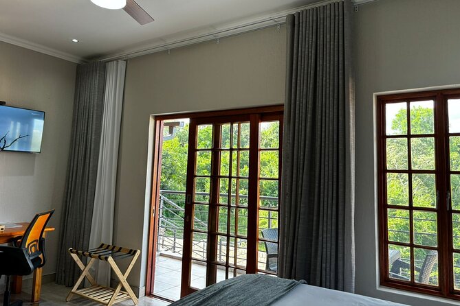 Big 5 Kruger National Park 2 Days Safari from Johannesburg - The four-hour afternoon safari through Phabeni Gate