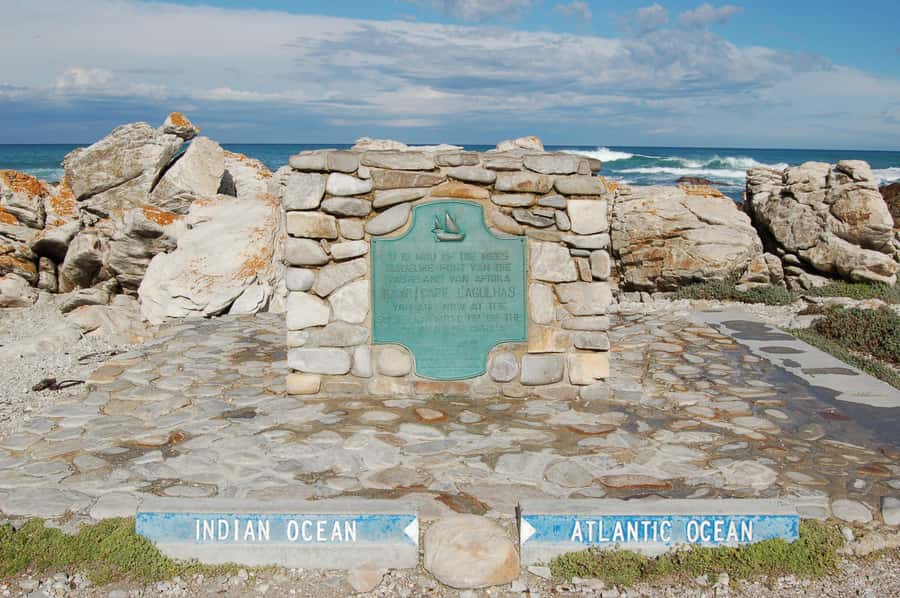 Cape Agulhas, Hermanus whales & Wine Tasting Day Trip - Why this route works from Cape Town