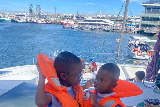 Cape of Good hope,penguin Beach, Table Mountain, Campsbay - What this Cape Town day tour covers