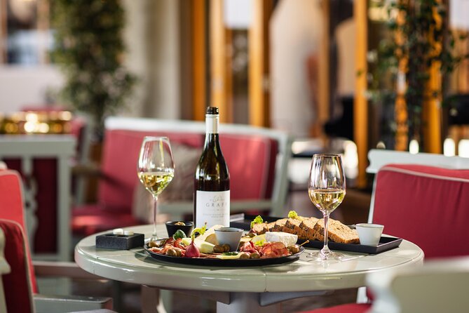 Cape Peninsula Helicopter Private Tour with Stellenbosch Wine Tasting & Lunch - Starting at the V&A Waterfront