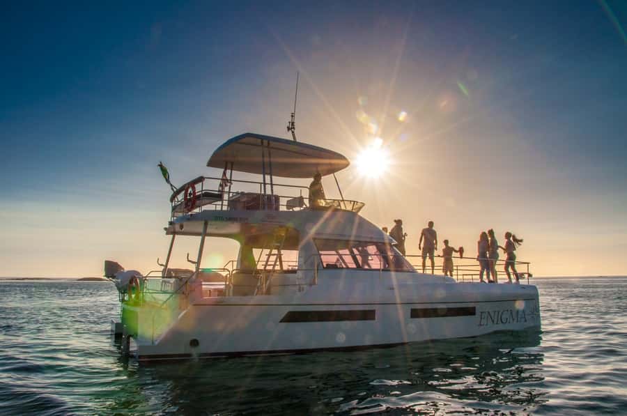 Cape Town: 1.5-Hour Luxury Sunset Cruise with Prosecco - Two glasses of sparkling wine and a casual bar