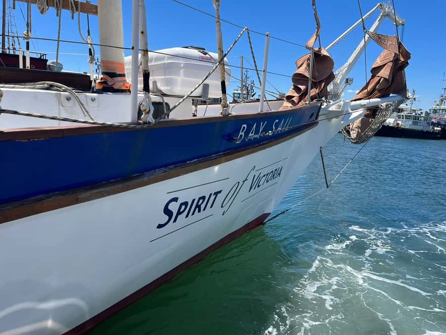 Cape Town: 1 Hour Table Bay Sailing Tour - Setting out from Quay 5 at the V&A Waterfront