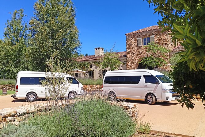 Cape Town Airport Private minivan Service - Meeting Siji at the terminal exit