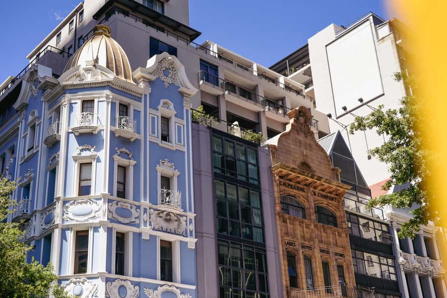 Cape Town: Art, Culture & History Walking Tour - What the guide adds to the experience