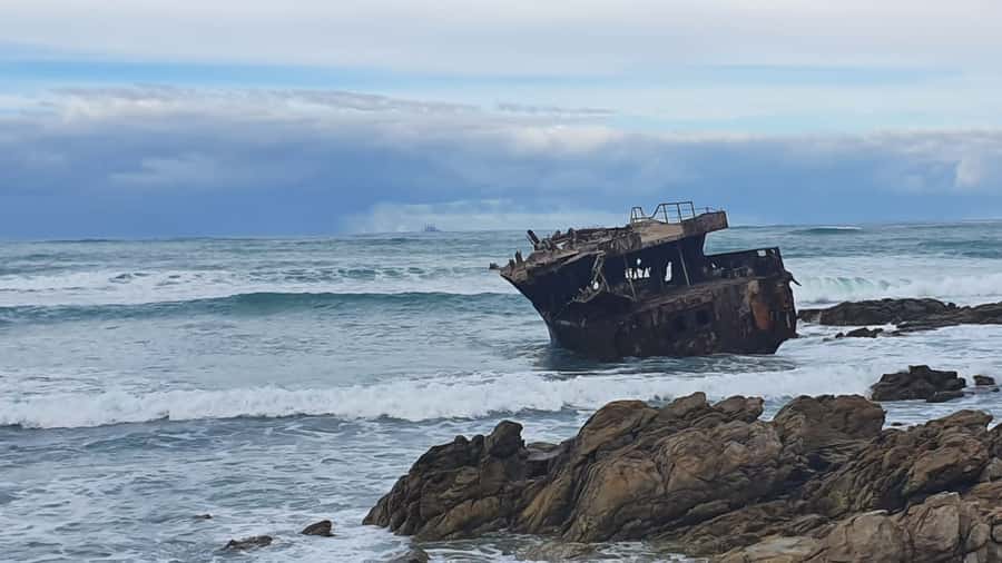 Cape Town: Cape Aghullas Van Tour with Hotel Pickup - Two hours at the lighthouse and shipwreck coast