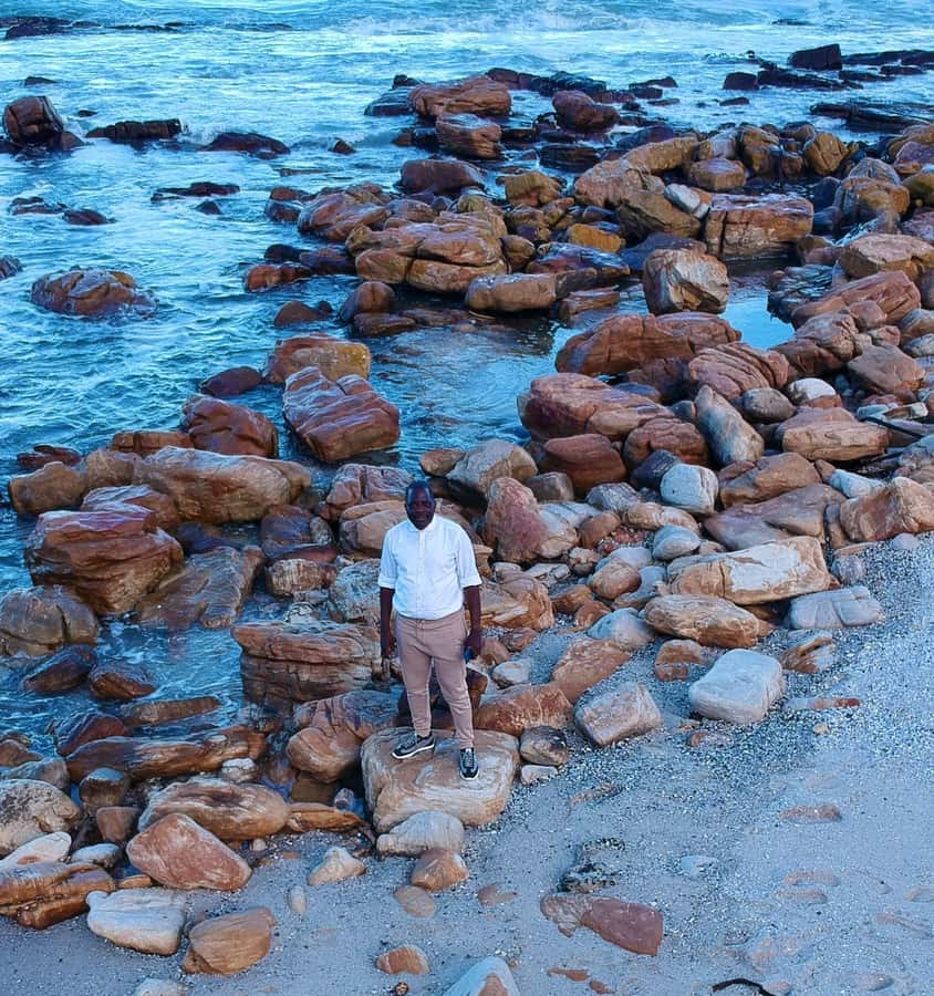 Cape Town: Cape of Good Hope & Penguins Full-Day Guided Tour - Hout Bay offers a choice, not a long visit