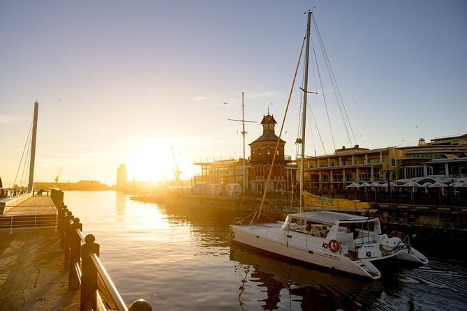 Cape Town Cruises - The Gin Voyage - The first gin and tonic, with Cape Town opening up around you