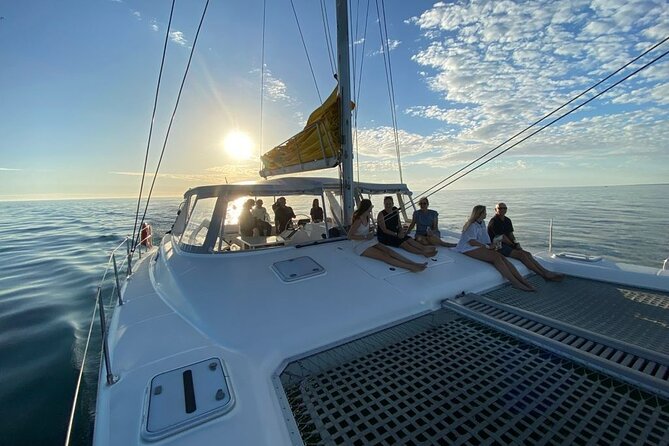 Cape Town Cruises - The Gin Voyage - The colour-changing gin experiment