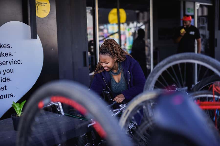 Cape Town: Cultural Bicycle Tour in Khayelitsha Township - District Six, where history carries more weight
