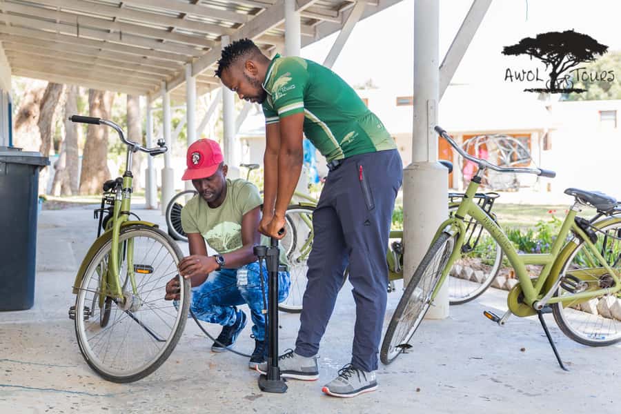 Cape Town: Cultural Cycling Tour - Sunday gospel and the food stop