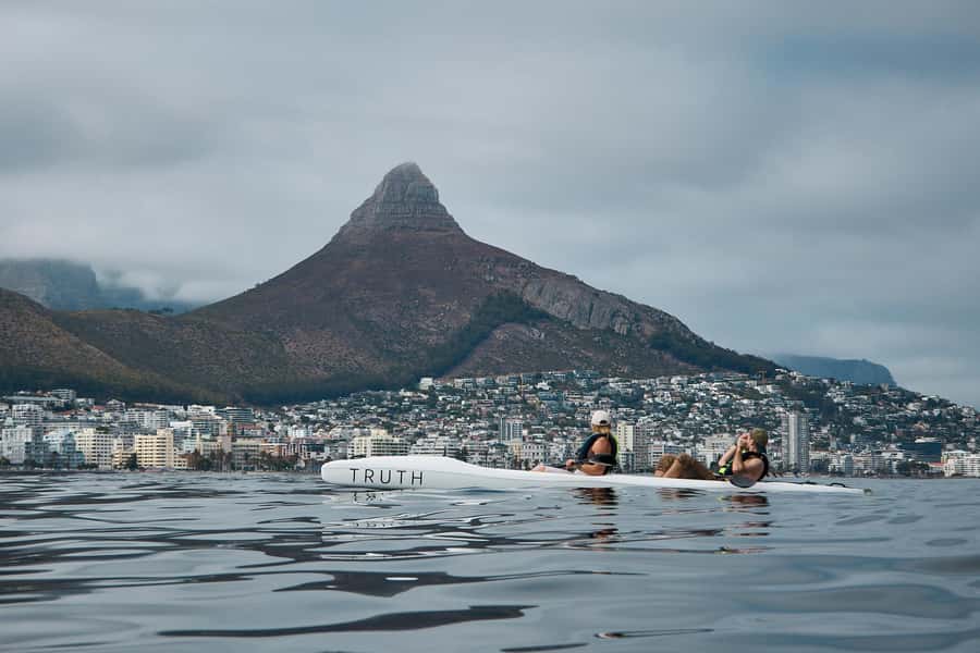 Cape Town: Dolphin & Ocean Wildlife Kayaking Adventure ⚓️ - Paddling past Green Point Lighthouse