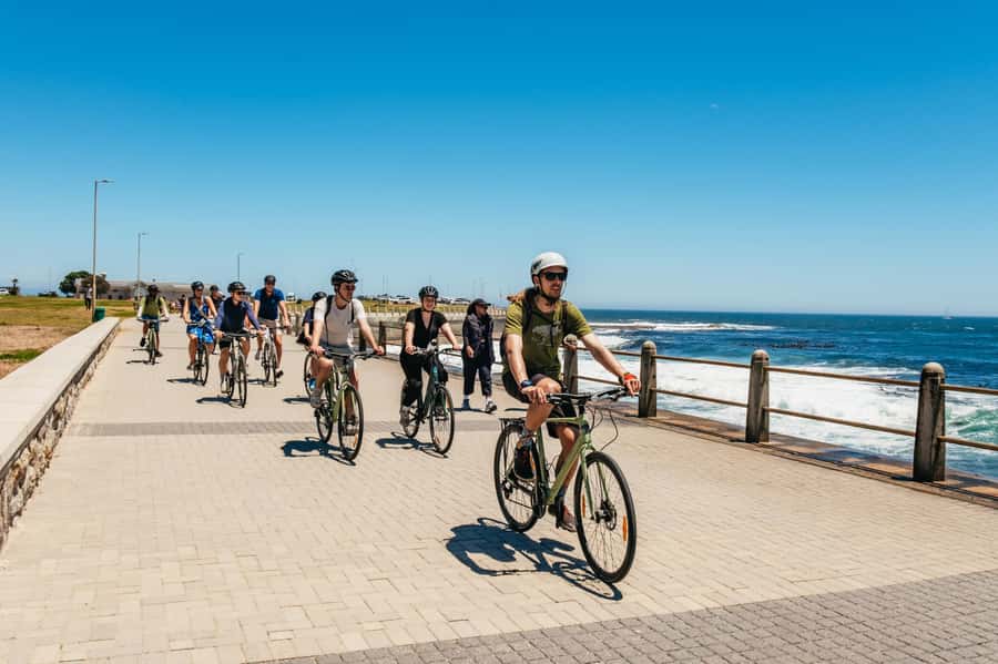 Cape Town: Guided Bike Tour - The Castle of Good Hope and Cape Town’s older core