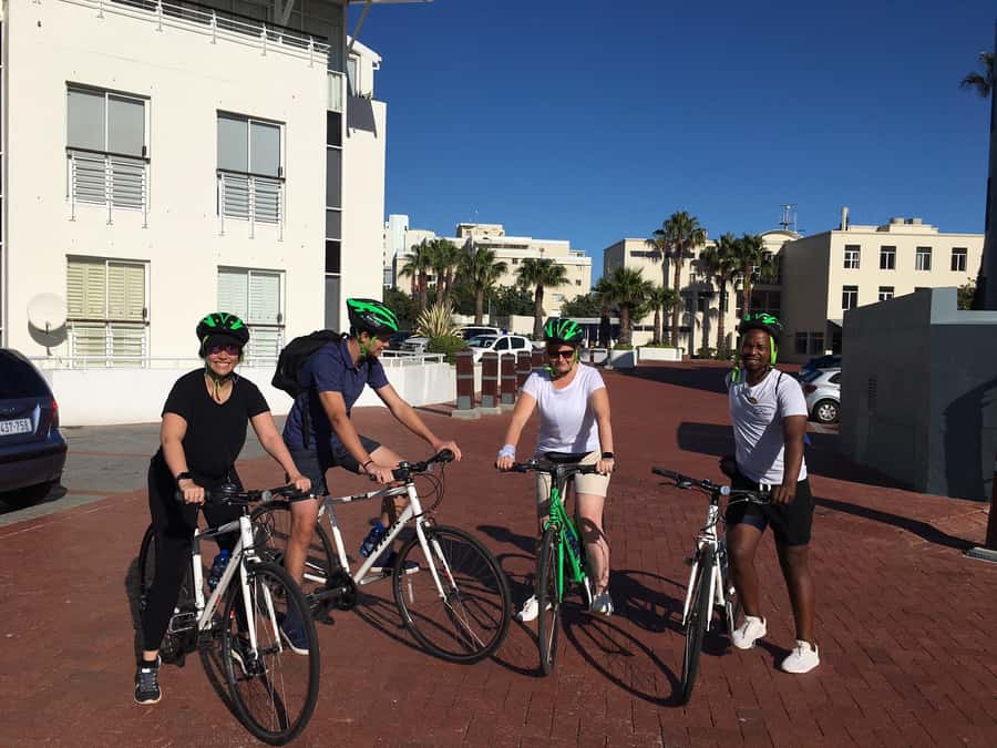 Cape Town Guided City Cycling Heritage Tour - Private Tour - Sea Point Promenade: the right place to begin