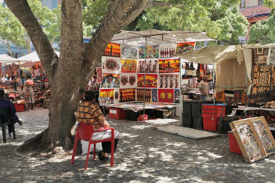 Cape Town: Guided Half-Day City Tour with Table Mountain - Bo-Kaap, curry aromas, and a short diamond stop