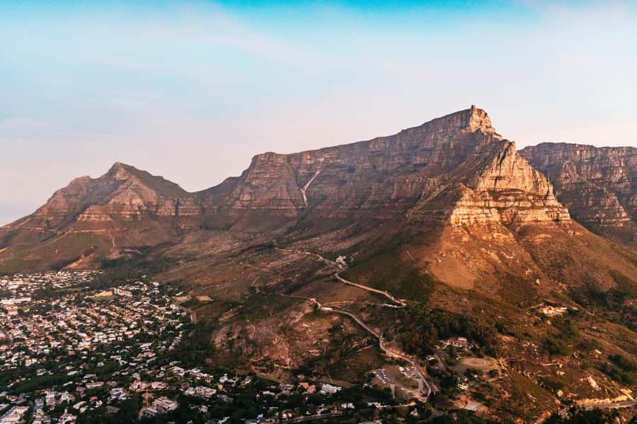 Cape Town: Guided Lion's Head Hike at Sunrise or Sunset - The summit and the best photo stops