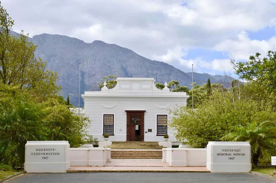 Cape Town: Guided Winelands Tour & Tasting in Stellenbosch - The second tasting and biltong pairing