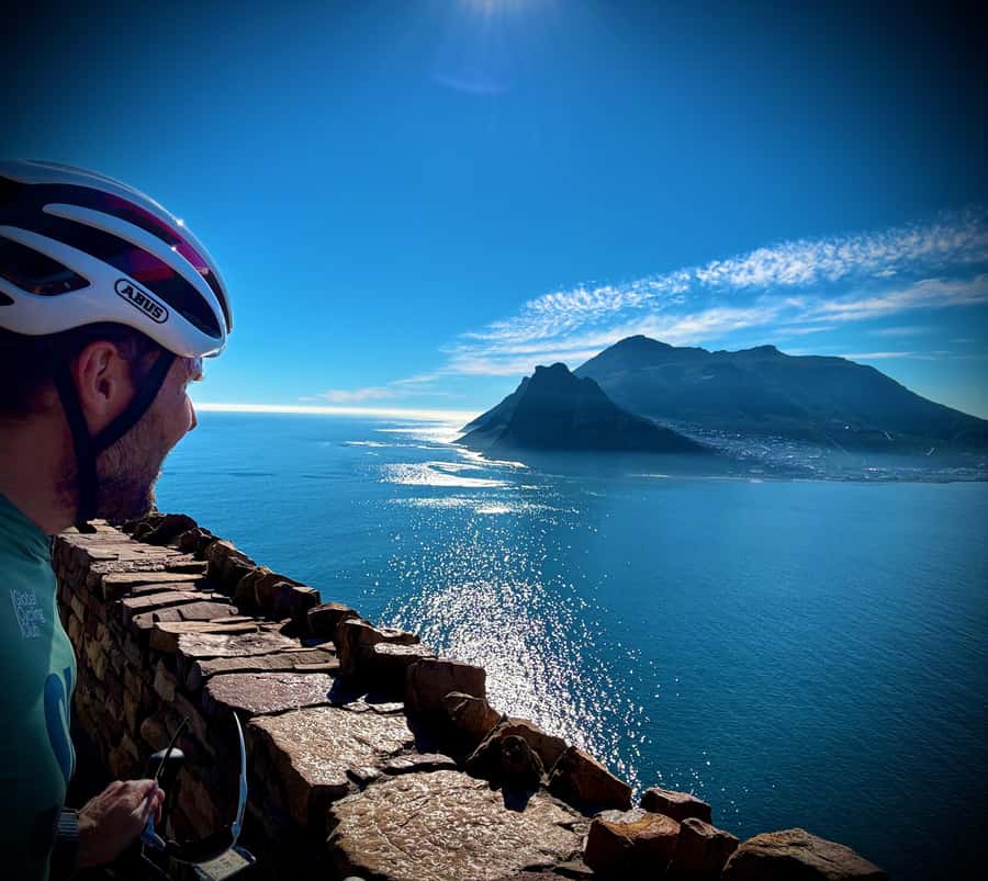 Cape Town: Half Day Cycle Tour 60km - Camps Bay brings the Atlantic into view