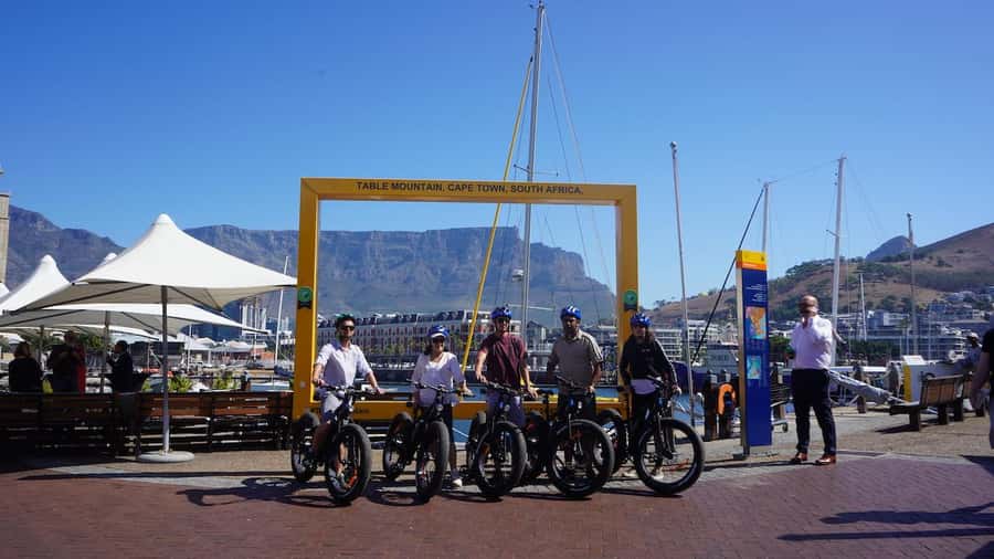 Cape Town: Half-Day e-Bike City Tour - Sea Point Promenade and Cape Town’s oldest lighthouse