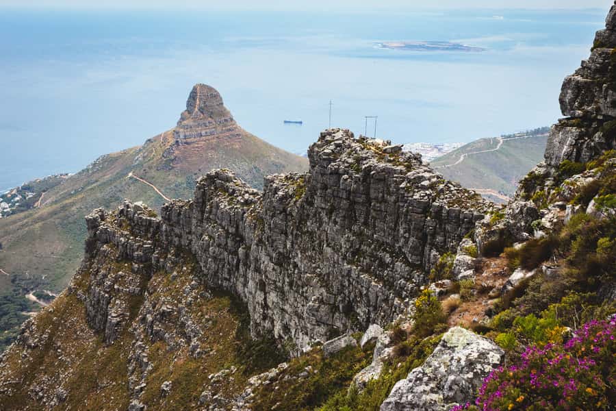 Cape Town: Half-Day India Venster Hike on Table Mountain - Reaching the gully below Venster Buttress