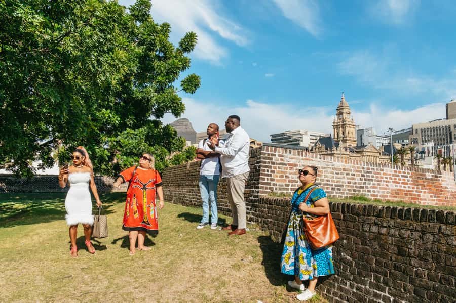 Cape Town: Half-Day Walking City Tour and African Lunch - Seeing the Castle of Good Hope from outside