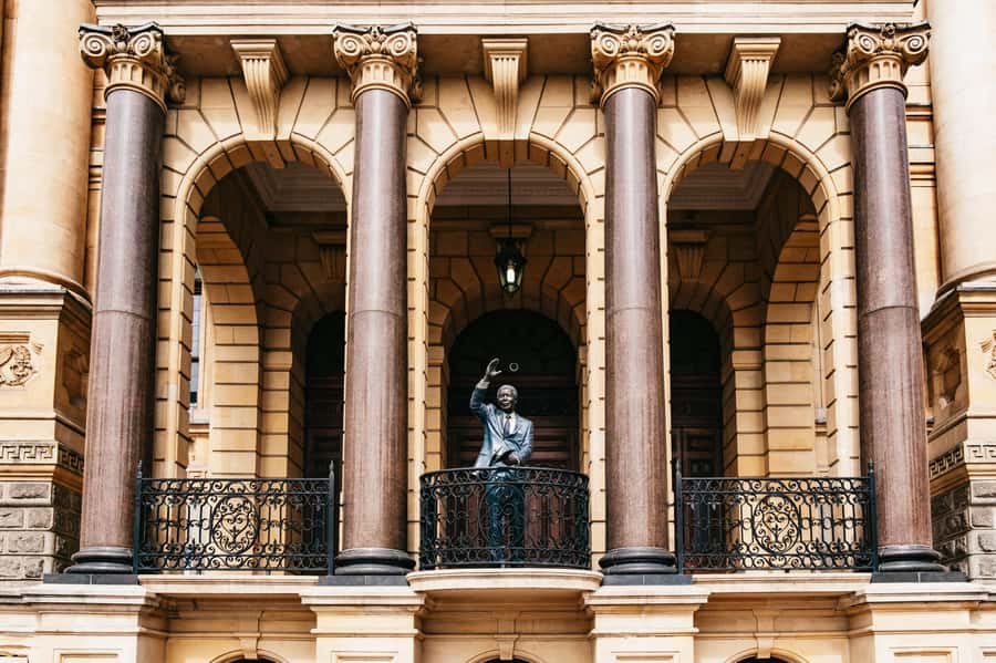 Cape Town: Half-Day Walking City Tour and African Lunch - Following Mandela’s Cape Town story at City Hall