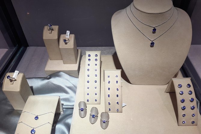 Cape Town Halfday City and Table Mountain Tour - The diamond museum is an unusual final stop