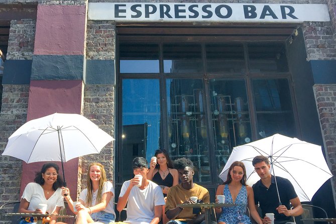 Cape Town Hostel Pub Crawl & LinkUps - A social night rather than a simple bar crawl