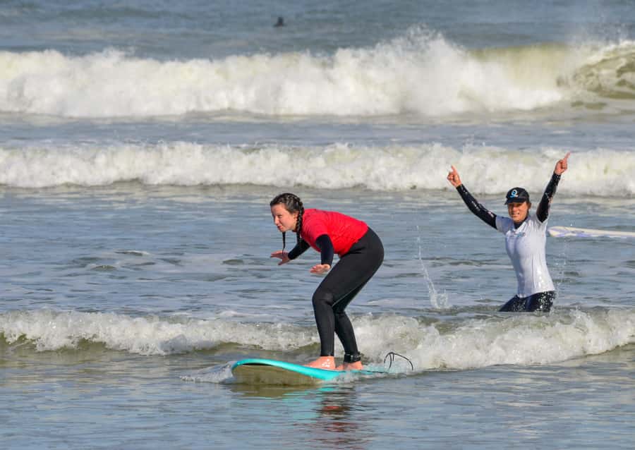 Cape Town:Learn to surf with the best view of Table Mountain - Safety, steering, and getting through the break