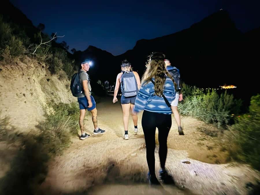 Cape Town: Lion's Head Hike sunrise and sunset (MGG) - Packing for a comfortable climb