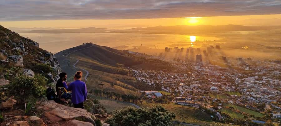 Cape Town: Lion's Head Sunrise or Sunset Guided Hike - What is included, and what you need to carry