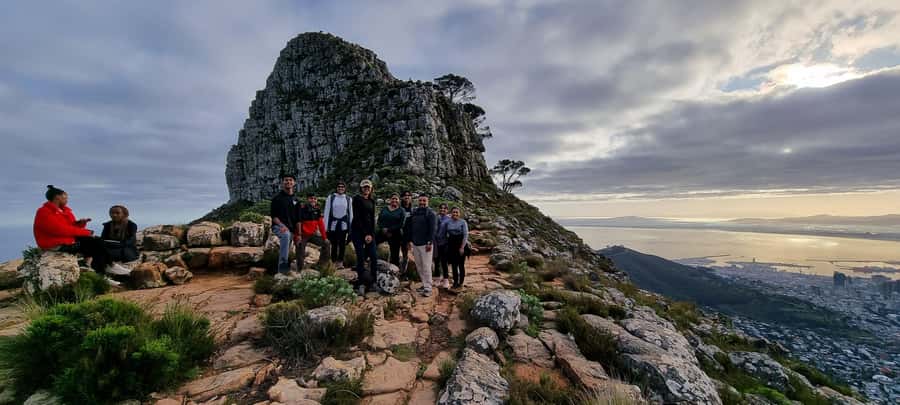 Cape Town: Lion's Head Sunrise or Sunset Guided Hike - The short briefing sets the tone