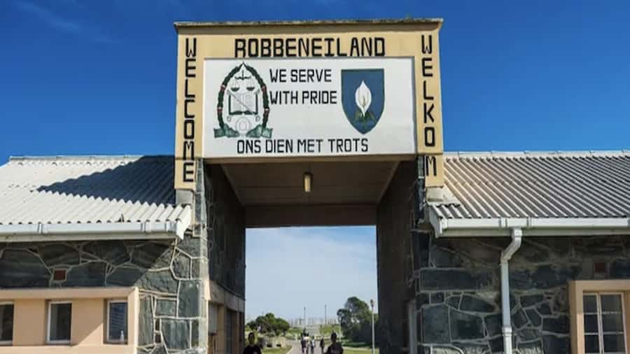 Cape Town: Private Robben Island Half-Day Tour with Pickup - Key points to know before you book