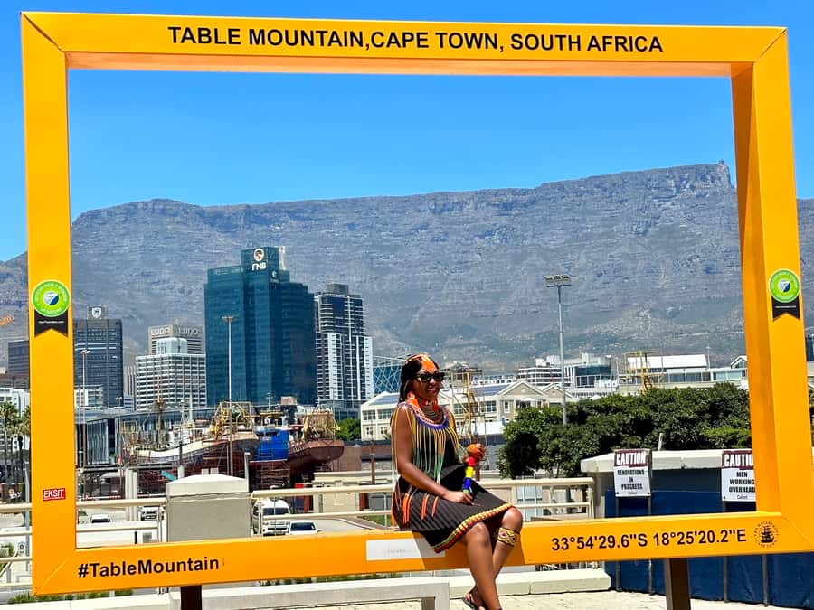 Cape Town: Robben Island & Table Mountain w/Hotel Transfer - Guides, transport, and the group experience