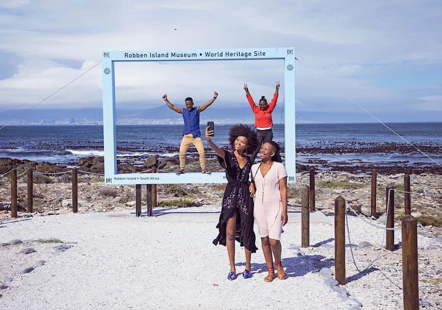 Cape Town: Robben Island & Table Mountain w/Hotel Transfer - Who should book this tour?