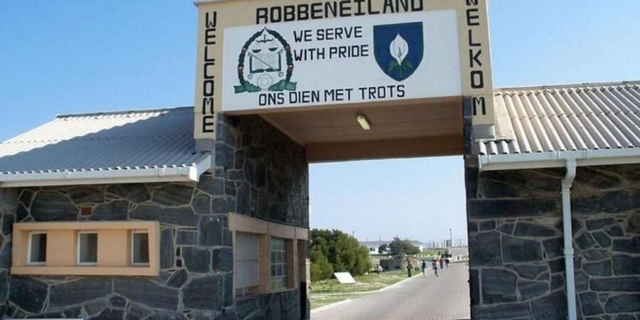 Cape Town: Robben Island Tour Tickets and V&A Waterfront - Seeing the island by bus