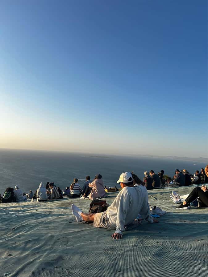 Cape Town: Sunset Bus Tour with Picnic on Signal Hill - Signal Hill gives you 105 minutes for sunset