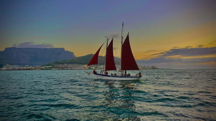 Cape Town: Sunset Cruise from V&A Waterfront with Bubbly - Why this Cape Town cruise works so well