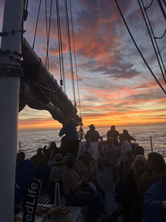 Cape Town: Sunset Cruise from V&A Waterfront with Bubbly - Milnerton Lighthouse and the open water
