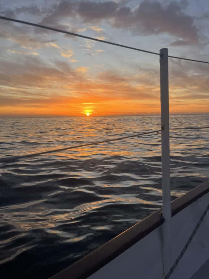 Cape Town: Sunset Cruise from V&A Waterfront with Bubbly - Granger Bay beneath Table Mountain