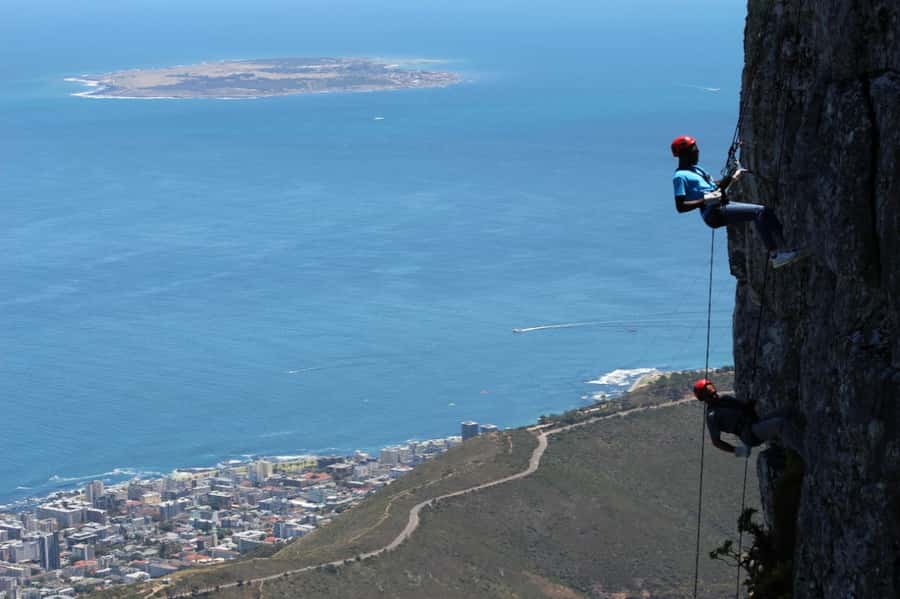 Cape Town: Table Mountain Abseiling Experience - The 112-meter Table Mountain descent