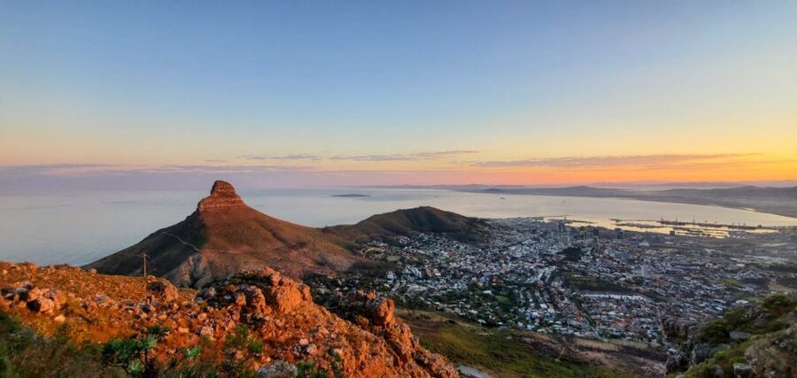 Cape Town: Table Mountain Hike via India Venster Morning - A short break with biltong