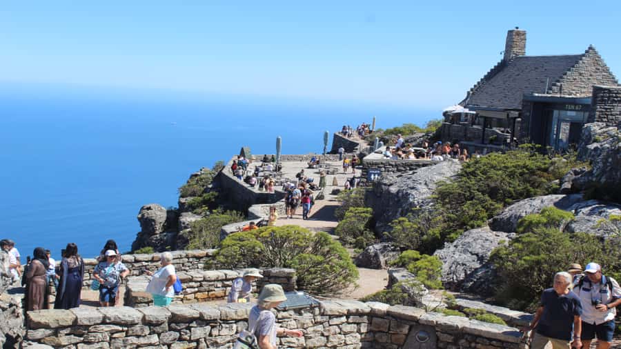 Cape Town:- Table Mountain including Hotel Transfer - Weather, clothing, and timing