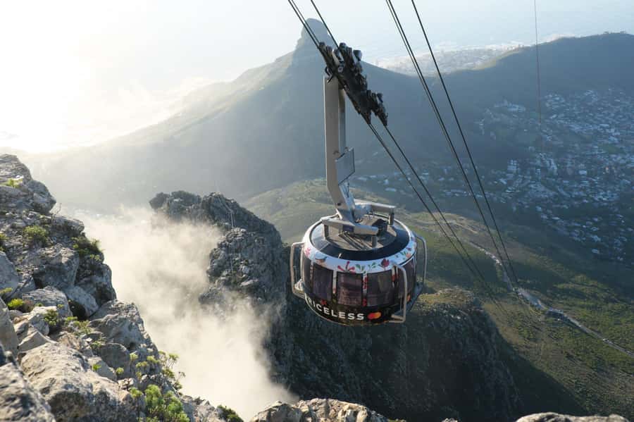 Cape Town: Table Mountain, Kirstenbosch Botanic Garden Tour - Riding the rotating Table Mountain cable car